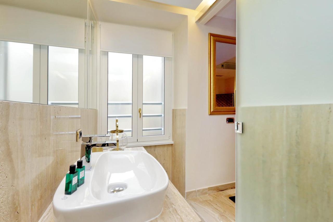 Trevi Diamond Luxury Suites & Jacuzzi Roma Eksteriør bilde